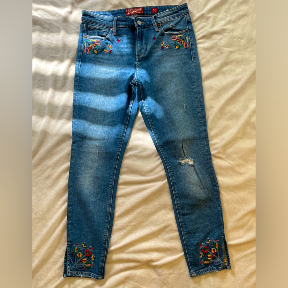 Lucky jeans.  Embroidered.  Size 4/27.